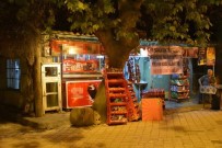 Hayırsever 2 Bakkalın Veresiye Defterini Satın Aldı