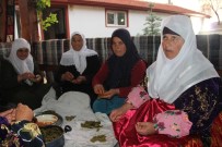 İFTAR SOFRASI - Köyün Asırlık Geleneğini Sürdürüyorlar