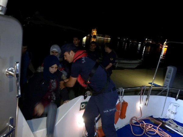 Çalıntı yatla kaçmaya çalışan kaçaklar yakalandı