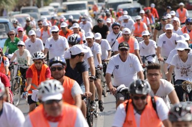 Bisiklet Tutkunları Karşıyaka'da Buluşuyor