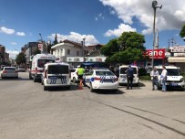 MAHSUNI ŞERIF - Konuşmak İçin Çağırdığı Eşini Tabancayla Vurdu