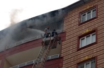 MİMAR SİNAN - 8 Katlı Binanın Çatısındaki Yangın Korkuttu