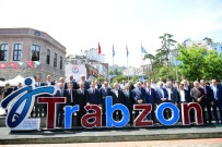 İSMAIL USTAOĞLU - Bakan Turhan, Trabzon'da Hemşehrileriyle Bayramlaştı
