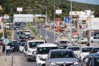 TRAFİK YOĞUNLUĞU - Bodrum'da Araçlar 4 Km'lik Yolu 45 Dakikada Geçti