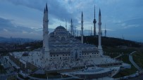 ÇAMLICA CAMİİ - Büyük Çamlıca Camii İlk Bayram Namazında Havadan Görüntülendi