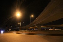 BILKENT - Büyükşehir Belediyesi Aydınlatma Direklerini Yeniledi