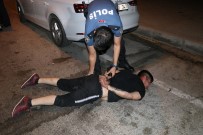 SADIK AHMET - Ehliyetsiz Sürücü 30 Kilometre Boyunca Polisten Kaçıp Dehşet Saçtı