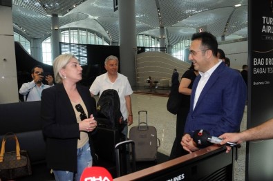 İlker Aycı'dan İstanbul Havalimanı Personeli Ve Yolcularına Bayram Ziyareti