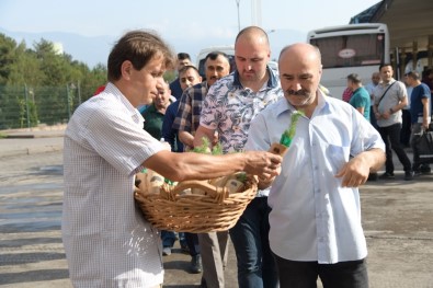 KARDEMİR Çalışanlarına Bayram Hediyesi Olarak Fidan Dağıttı