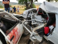 Kepsut'ta Trafik Kazası Açıklaması 1 Ölü, 7 Yaralı