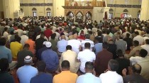 LEFKOŞA - KKTC'de Hala Sultan Camii'nde İlk Bayram Namazı Kılındı