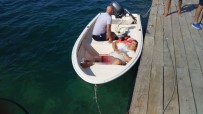 SÜRAT TEKNESİ - Muhabirleri Taşıyan Tekneye Sürat Teknesi Çarptı, Kaptanın Ayağı Koptu