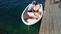 SÜRAT TEKNESİ - Tekneye Sürat Teknesi Çarptı, Kaptanın Ayağı Koptu