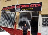 ELEKTRİK FATURASI - Tüm İşleri Ters Gidince Dükkanın Tabelasını Da Ters Yaptırdı