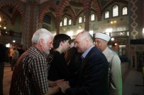 ESKIŞEHIRSPOR - Vali Çakacak, Bayram Namazını Reşadiye Camii'nde Kıldı