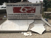 MERMERLER - Atatürk Büstünün Bakımsız Hali Tepki Çekti