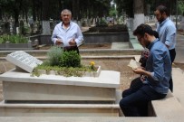 KURAN-ı KERIM - Bayramda Mezarlıklar Doldu