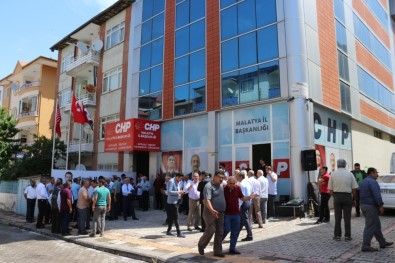 CHP'de Bayramlaşma Programı Yeni Binada Yapıldı