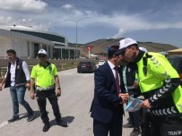 Refahiye Belediye Başkanı Paçacı, Trafik Uygulaması Yapan Polislerin Bayramını Kutladı Haberi