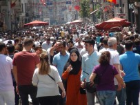 İSTİKLAL CADDESİ - Taksim'de Bayram Yoğunluğu