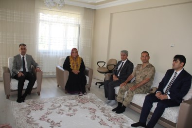 Vali Çağatay'dan Şehit Ailesine Bayram Ziyareti