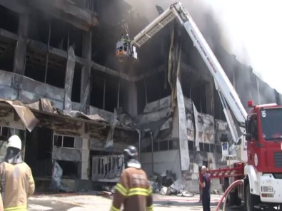 Fabrika Yangınında 4 İşçi Hayatını Kaybetti