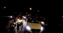 (Özel) E-5 Karayolu'nda Motosikletliler Otomobilin Önünü Kesip Sürücünün Üstüne Yürüdü