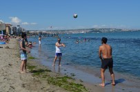 YUSUF ŞIMŞEK - Plajlardaki Tatilci Yoğunluğu Sürüyor