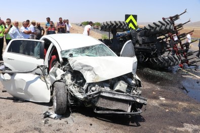 Traktör İle Otomobil Çarpıştı Açıklaması 4 Yaralı