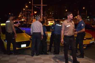 Alt Geçitte İntihar Girişimini Polis Engelledi