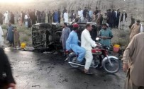 Pakistan'da Bomba Yüklü Araçla Saldırı Açıklaması 5 Ölü, 14 Yaralı