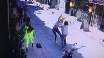 Beyoğlu'nda Yabanca Uyruklu İki Kadına Dayak