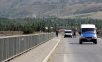 Köprüden Karasu Nehrine Atlayan Kadını Boğulmaktan Çoban Kurtardı