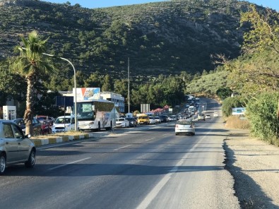 Kuşadası'na Tatilin İlk 7 Gününde 310 Bin Araç Giriş Yaptı