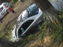 LÜKS OTOMOBİL - Lüks Araç Derede Suya Gömüldü