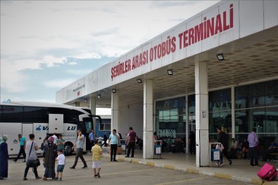 Van'a Gelen Tatilcilerin Bayram Dönüşü Yoğunluğu Başladı