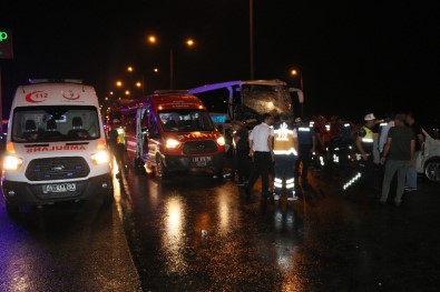 Adana'da Yolcu Otobüslerinin Karıştığı Zincirleme Kaza Açıklaması 20 Yaralı