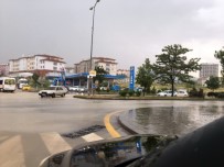 SAĞANAK YAĞIŞ - Ankara'da Yağıştan Kaynaklı Su Birikintisi Diz Boyunu Geçti