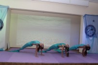FILDIŞI SAHILLERI - Dünya Yoga Koreografi Şampiyonası İzmir'de Yapıldı