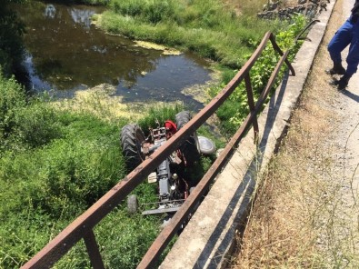 Dursunbey'de Traktör Köprüden Uçtu Açıklaması 1 Ölü