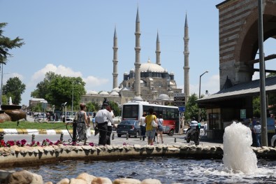 Mimar Sinan'ın 'Ustalık Eseri' Selimiye'ye Ziyaretçi Akını