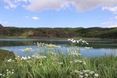 Nemrut Krater Gölü'ne Ziyaretçi Akını