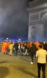 TÜRKLER - Türkler Galibiyeti Champs-Elysees'de Kutladı