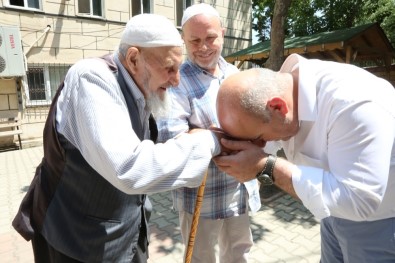 Başkan Bıyık, Vatandaşları İhmal Etmiyor