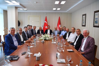 Başkan Gökhan Yüksel, CHP'li Belediye Başkanları Toplantısına Katıldı