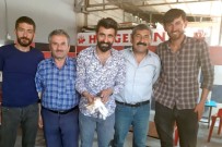 VATANDAŞLıK - Çatak Belediye Encümeni Karataş'tan Örnek Davranış