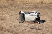 GAZİ YAŞARGİL - Köpeğe Çarpmamak Direksiyonu Kırdı, Tarlaya Uçtu Açıklaması 2'Si Çocuk 5 Yaralı