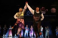ORYANTAL - Nilüfer Belediyesi Halk Dansları Topluluğu 'Nirengi' İle Büyüledi