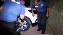 Polis Aracın Motoruna Sıkışan Yavru Kediyi Kurtardı