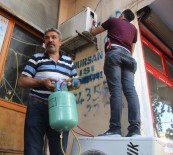 İSMAIL KAHRAMAN - Sıcak Hava Klima Tamircilerinin Yüzünü Güldürdü